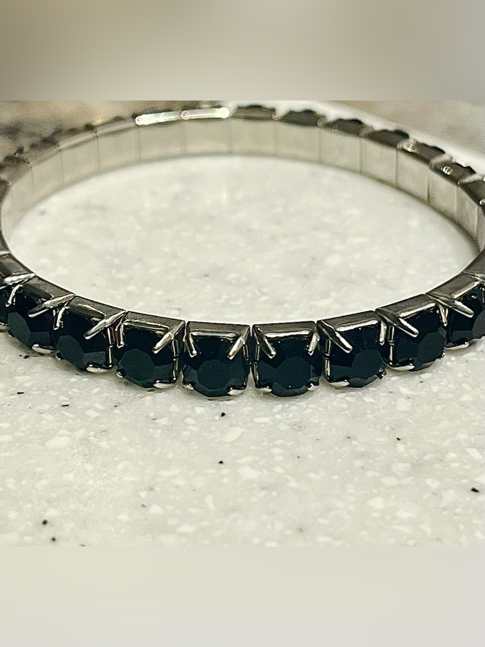 Vintage Y2K Silver-Tone Black Stone Stretch Bracelet - Picture 2 of 2